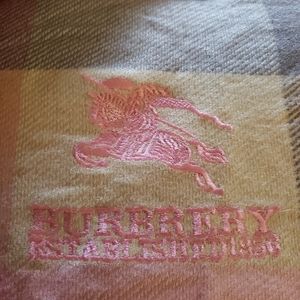 Burberry pink long 65% cashmere 35% wool scarf